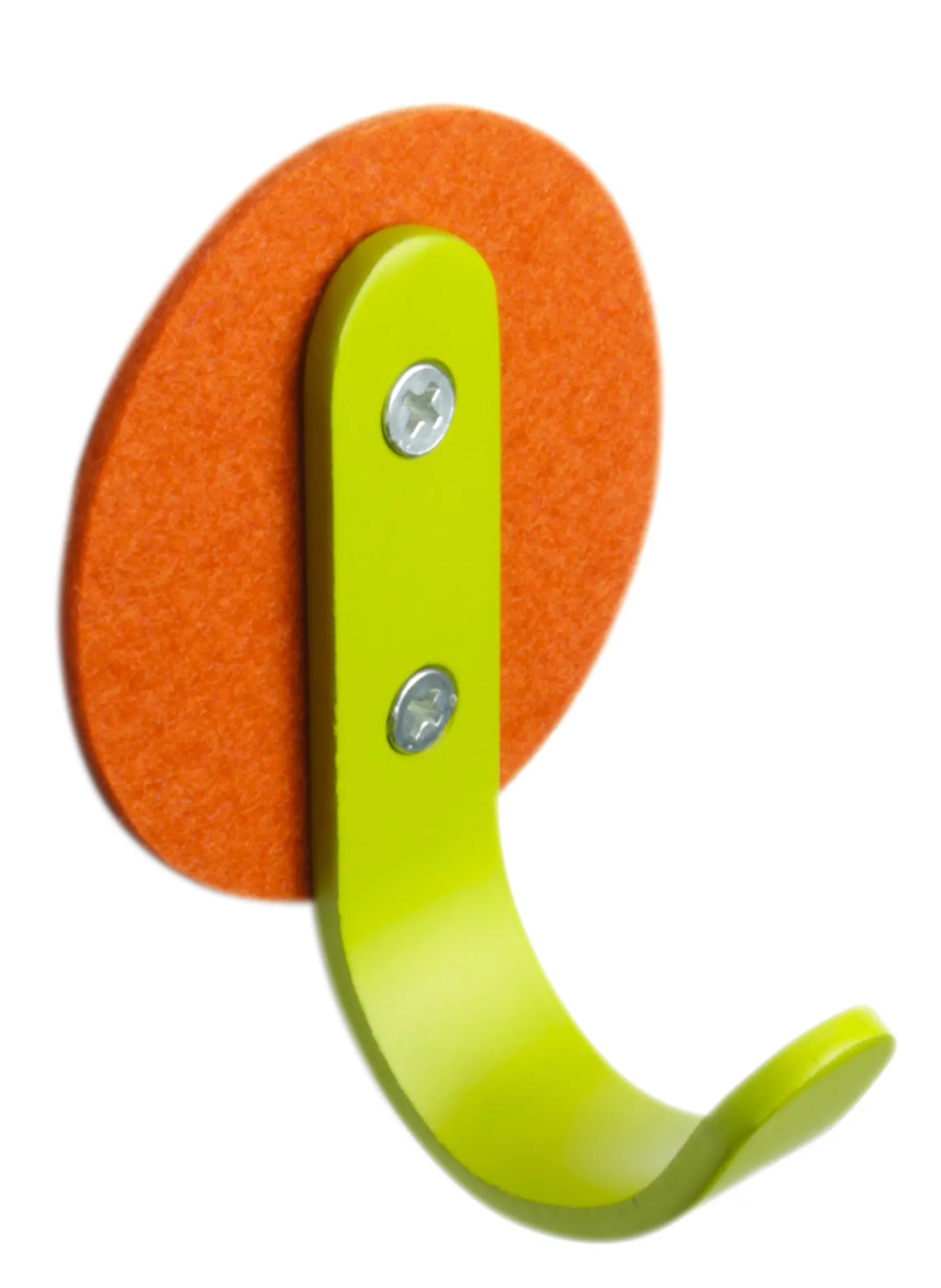 Grüner Mantelhaken mit runder orangefarbener Filz-Unterlage als moderner Garderobenhaken.