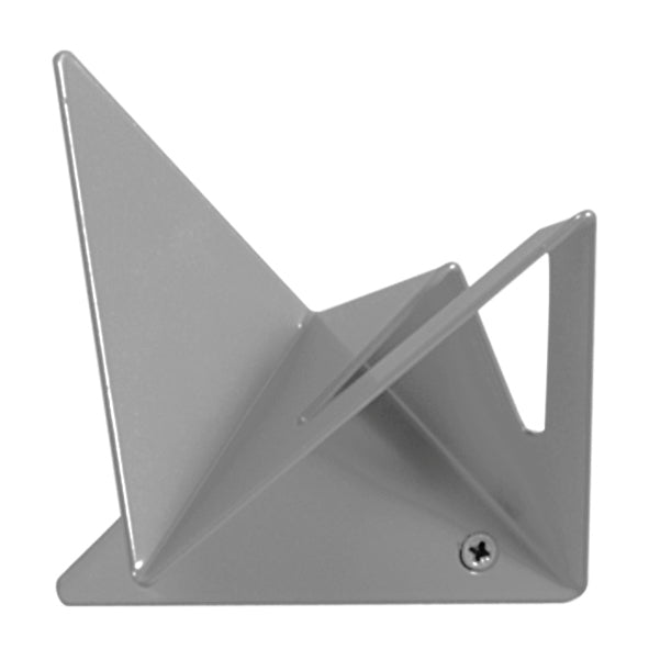 Der geometrisch gefaltete FLOCK Kleiderhaken mit quadratischem Ausschnitt von Plasma Studio in RAL 9006 Weißaluminium, mit Ausschnitt
