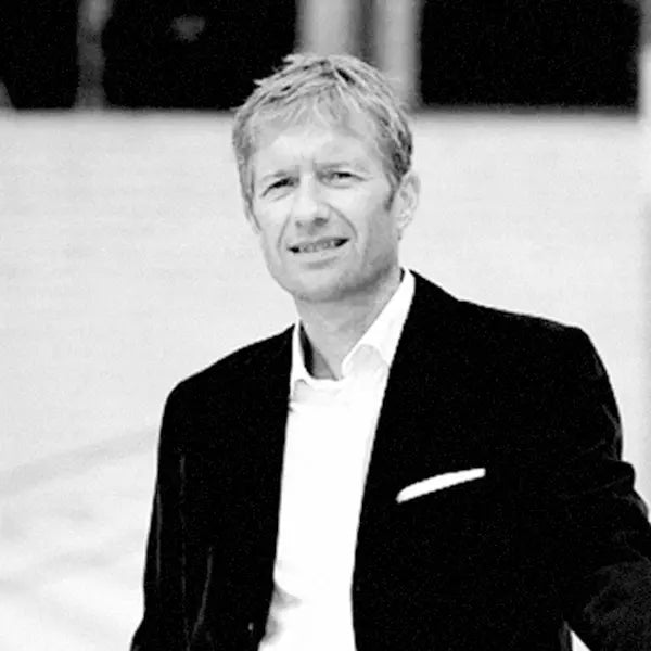 "1001 Garderobenleiste" von Peter Bastian