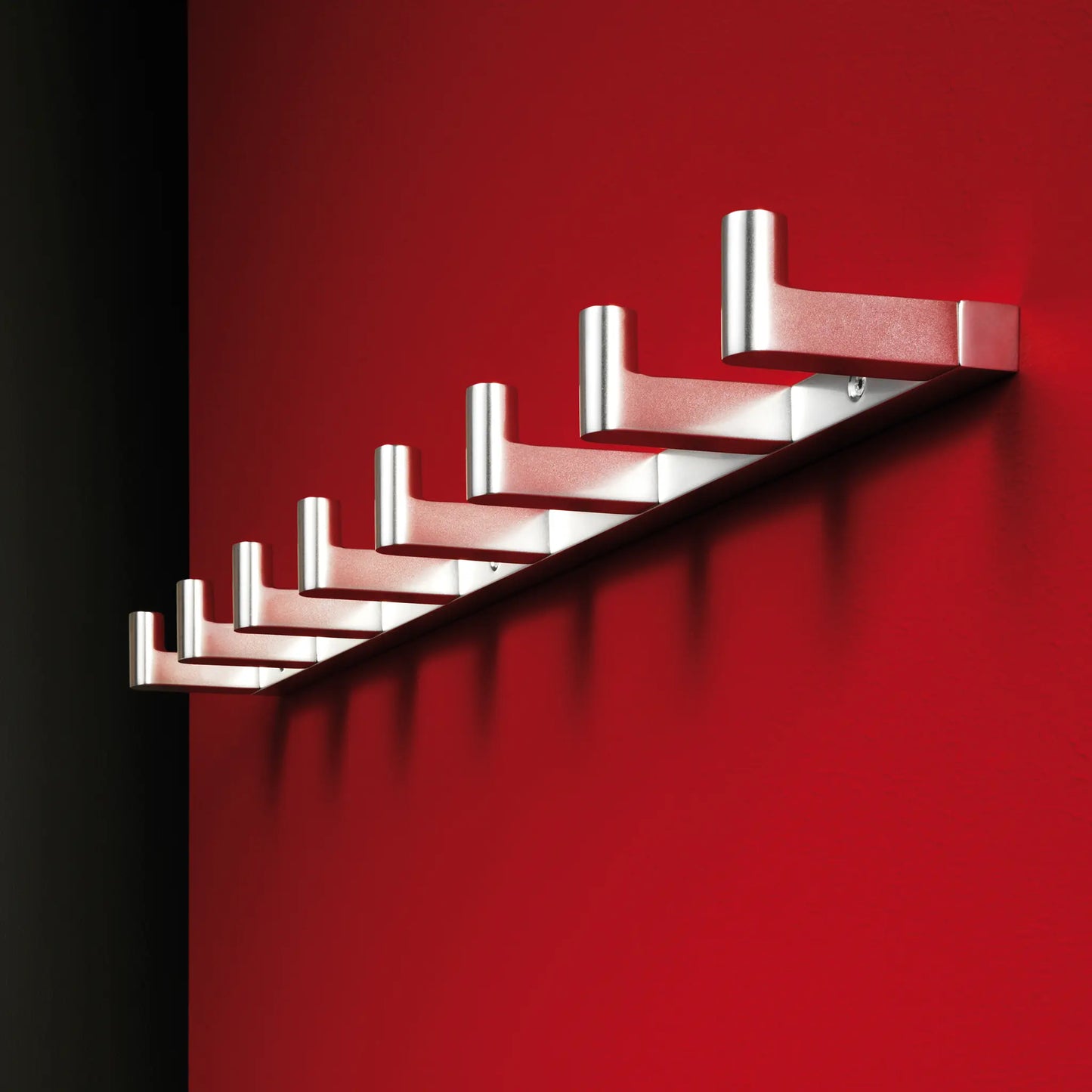 "1001 Garderobenleiste" von Peter Bastian